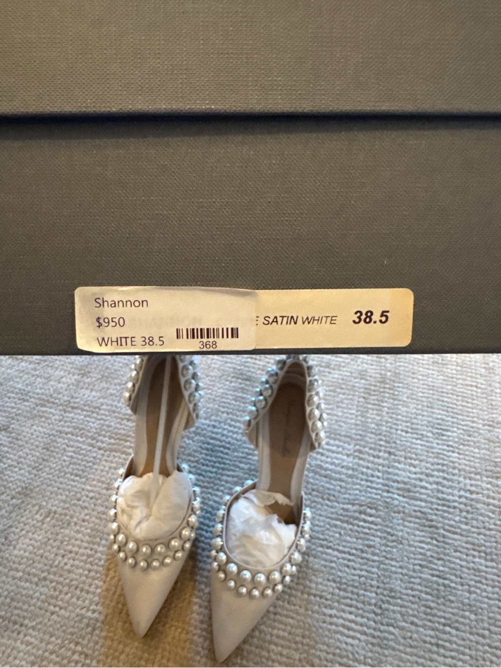 Worn once! Monique Lhuillier Shannon Suede Pearl Pump | Size 38.5 - Picture 4 of 8